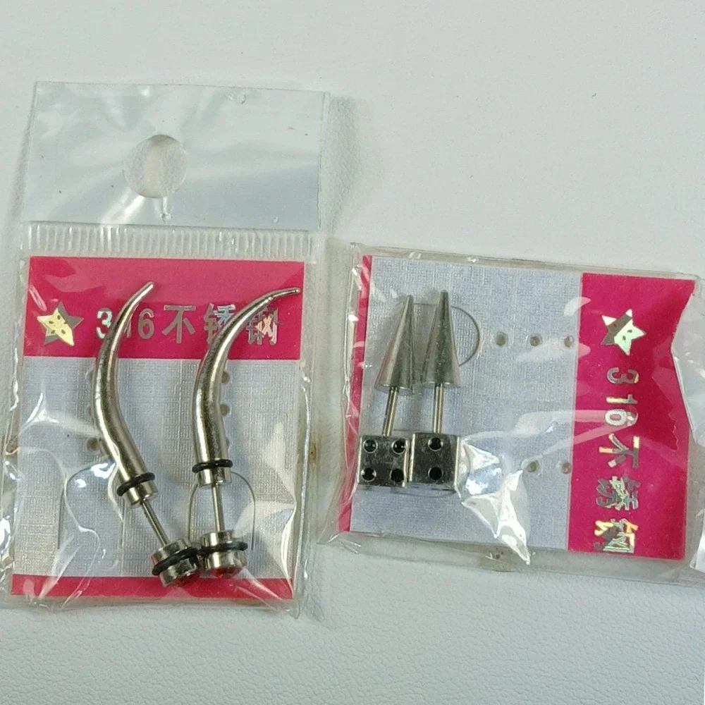 Vintage Surgical Steel 18G Earring Set Ruby Red Horn Spike‎ Dice Deadstock New